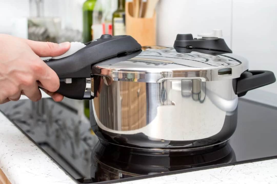 Czas gotowania zup w szybkowarze: sekrety szybkiego i smacznego