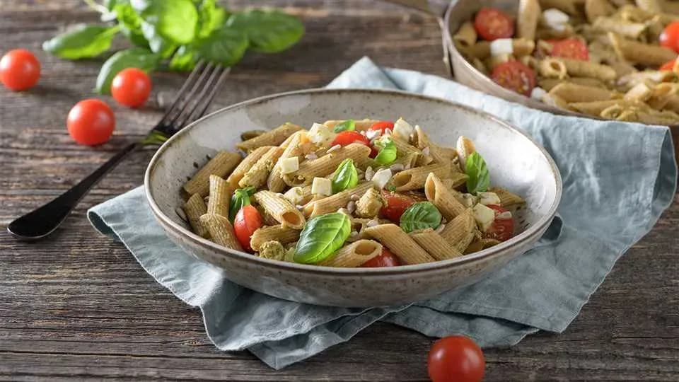 Penne z pesto bazyliowym – szybki przepis na pyszne danie wegetariańskie