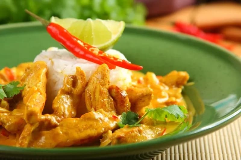 Jak zrobić sos curry z kurczakiem - prosty przepis na wyjątkowy smak
