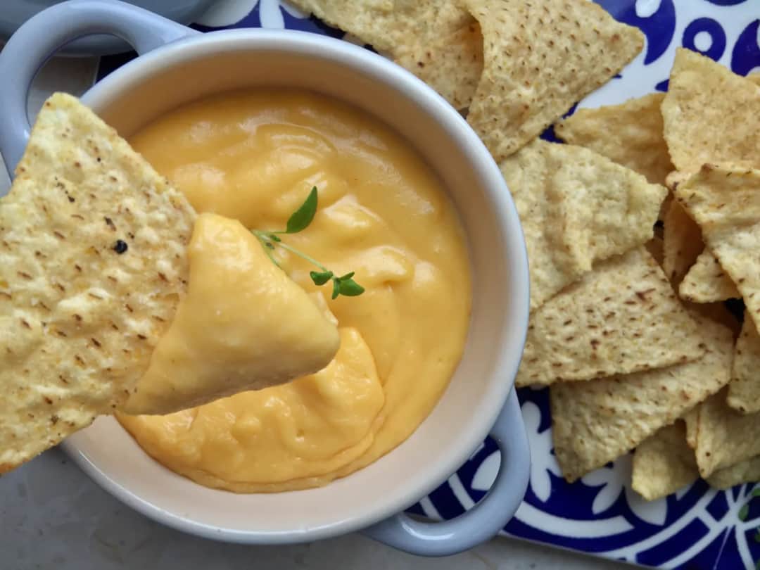 Jak zrobić sos serowy z serka topionego w 5 prostych krokach