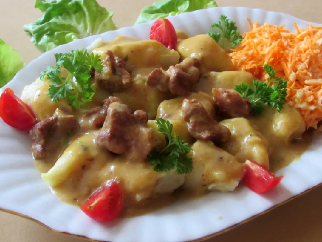 Najlepsze sosy do kopytek: 7 pysznych propozycji na obiad