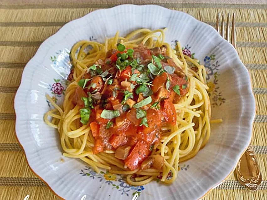 Szybkie i pyszne sosy do spaghetti bez mięsa, które pokochasz