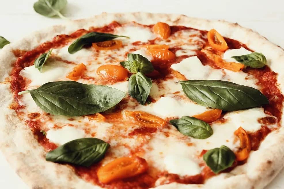 Pizza neapolitańska czym się różni od innych rodzajów pizzy?