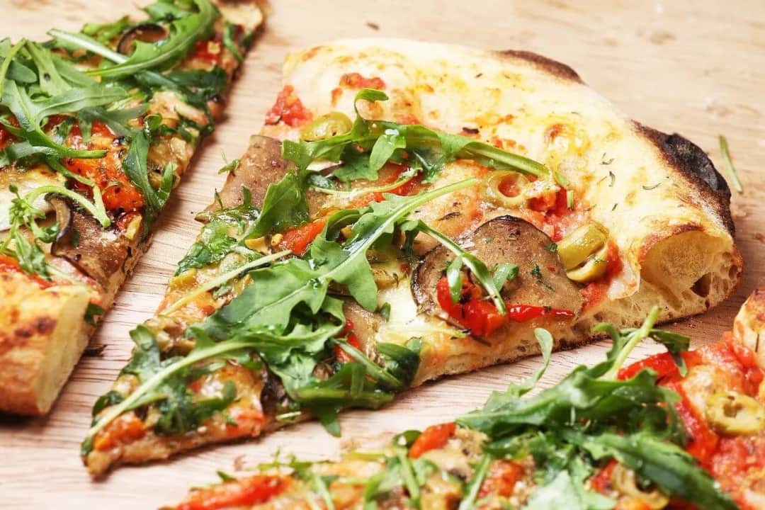 Jak podgrzać pizzę: 5 sprawdzonych metod na chrupiący smak