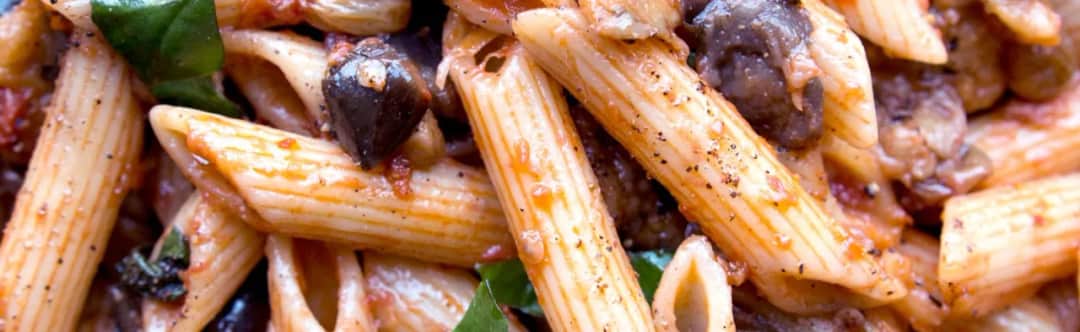 Penne z bakłażanem – prosty przepis na pyszne danie wegetariańskie