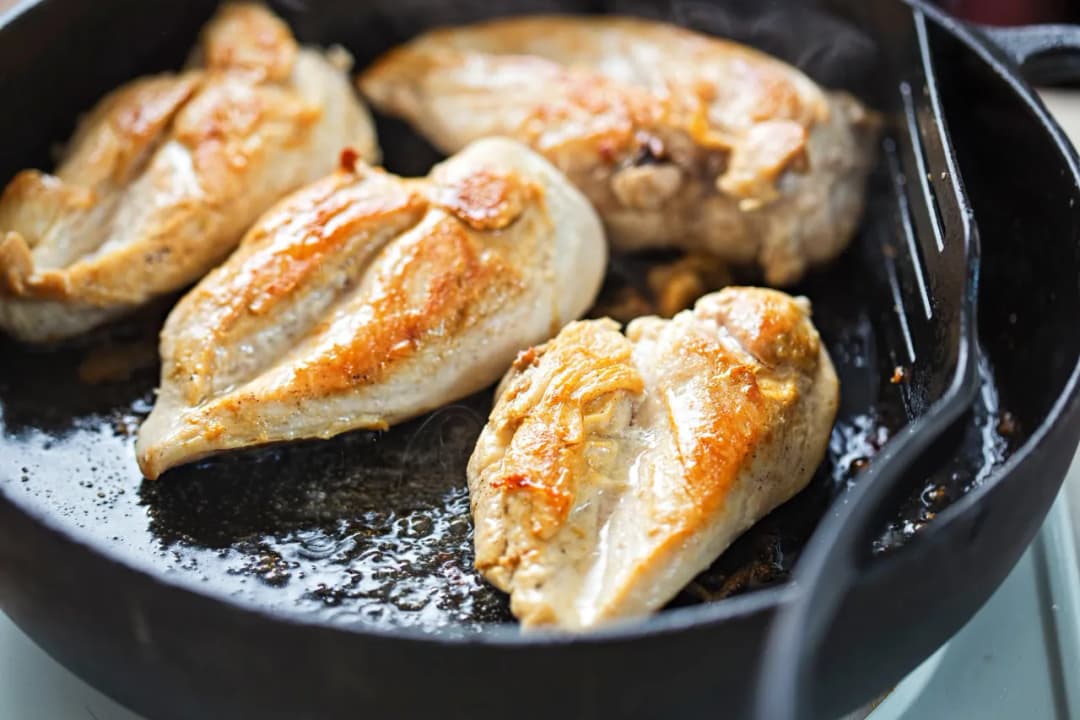 Jak podgrzać pieczonego kurczaka żeby nie był suchy i smaczny