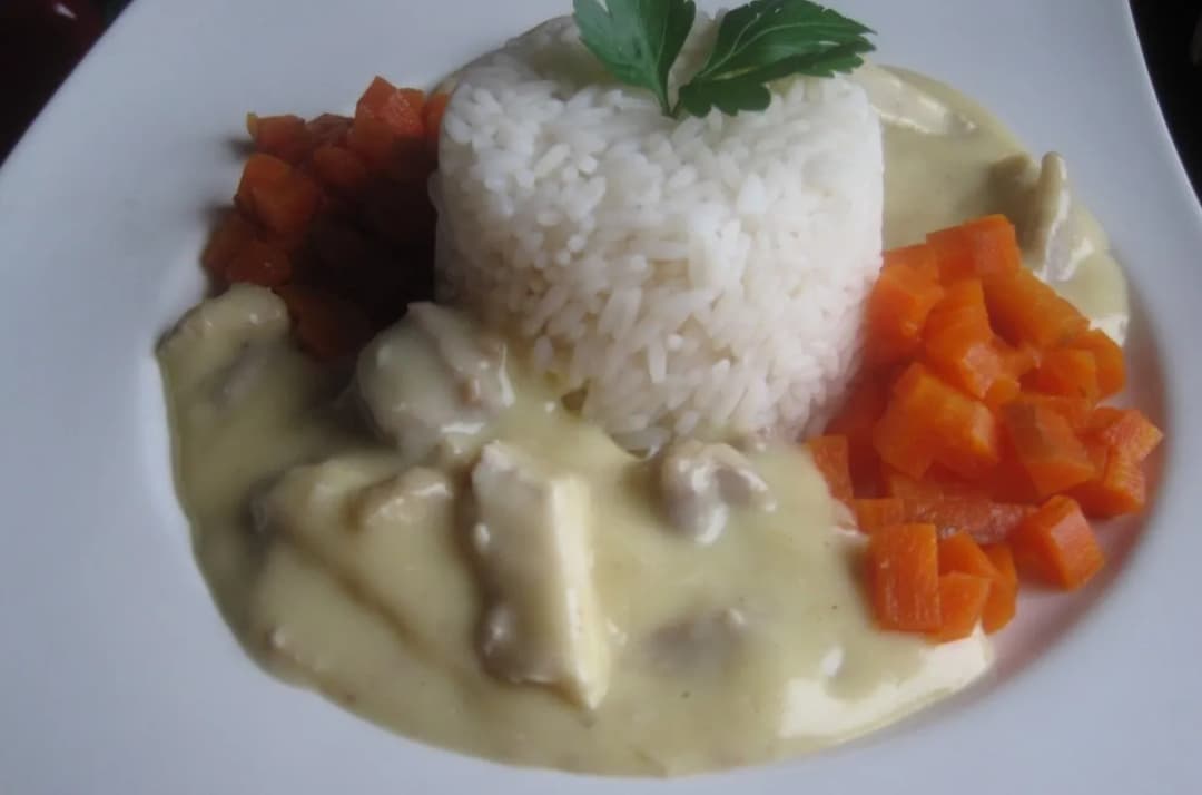 Jak zrobić sos do potrawki z kurczaka: 5 smakowitych przepisów