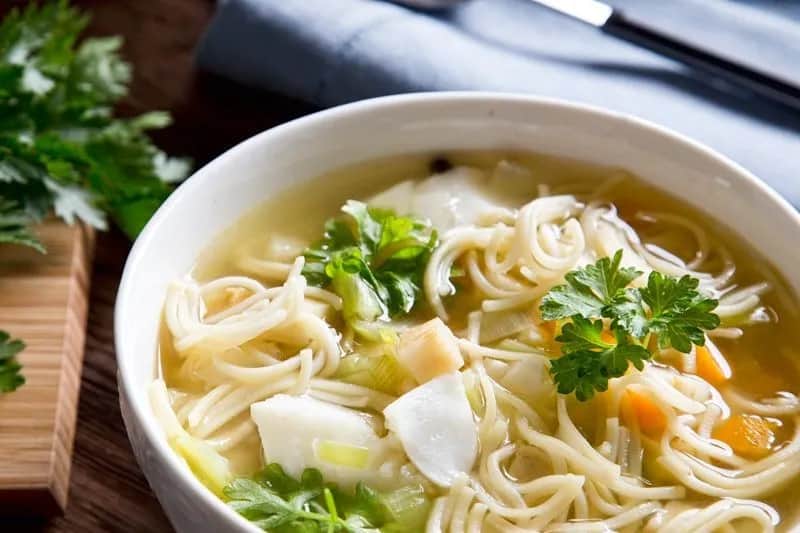 Zupa rybna jak zrobić – proste przepisy na pyszną zupę rybną