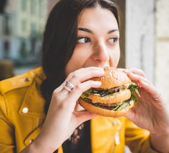 Ile kalorii ma Drwal z kurczakiem? Zaskakujące informacje o kaloriach