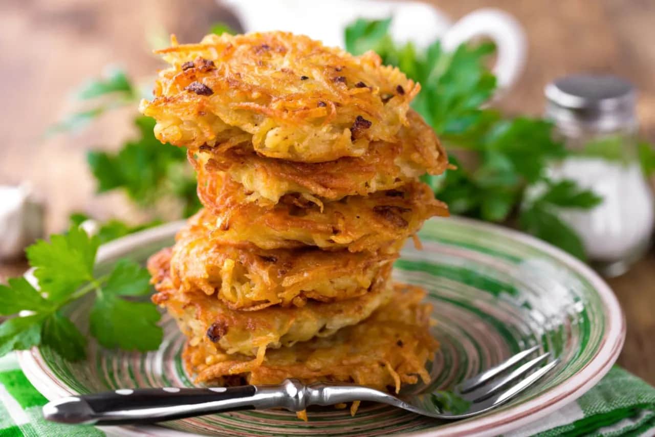 Jak zetrzeć ziemniaki na placki - najlepsze narzędzia i porady