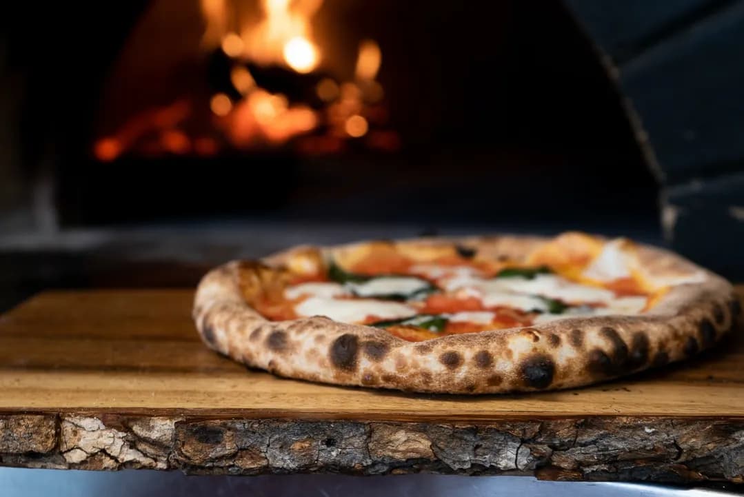 Ile pizz dziennie sprzedaje pizzeria? Odkryj zaskakujące liczby!