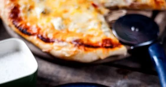 Przepis na pizzę jak z Pizza Hut – idealny smak w Twojej kuchni