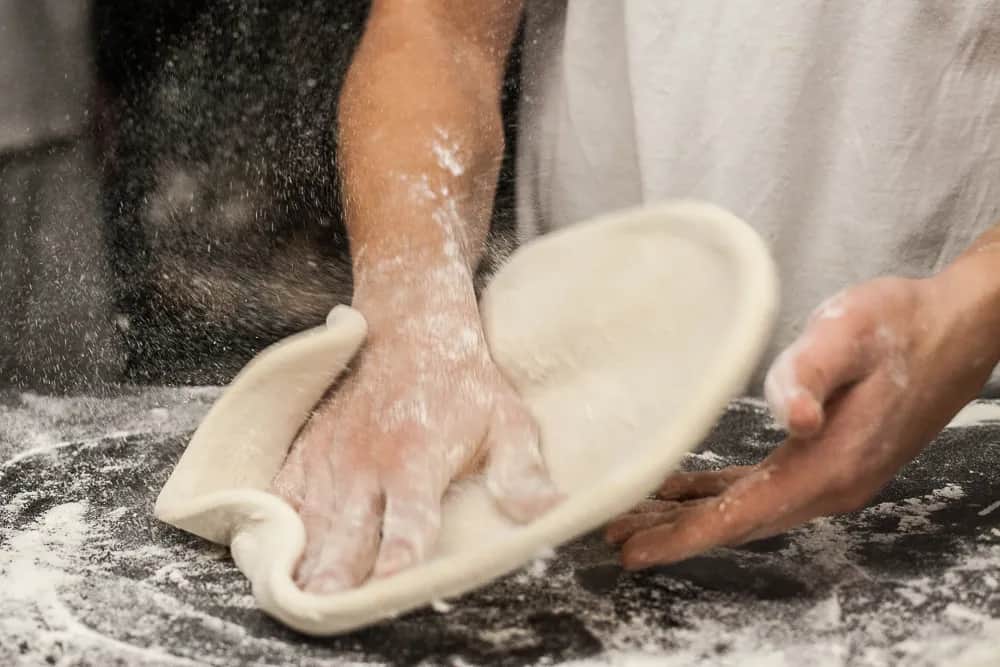 Ile kcal ma pizza neapolitańska? Odkryj zaskakujące kalorie!