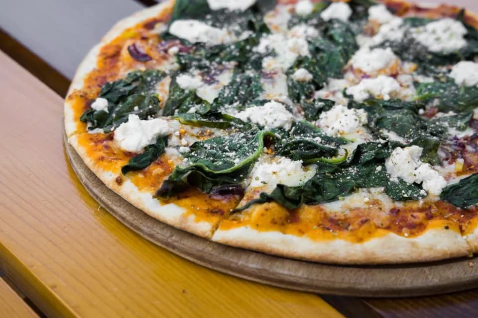 Czy pizza jest lekkostrawna? Odkryj, jak ją przygotować zdrowo