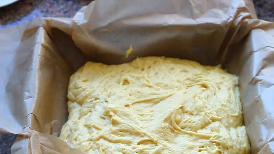 Jak zrobić placek drożdżowy – prosty przepis na pyszne ciasto